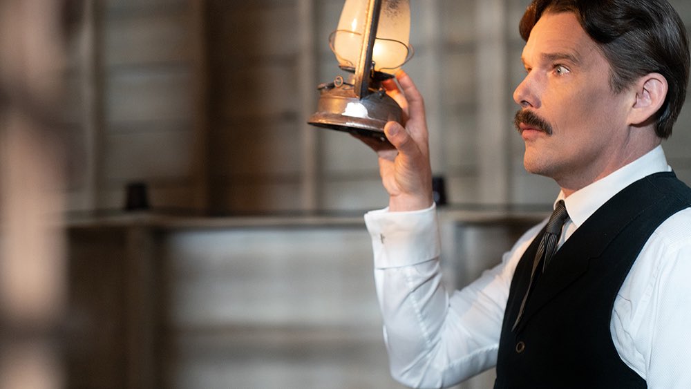 《特斯拉》伊森霍克完美詮釋「電流教父」特斯拉，對抗傳奇發明家愛迪生！