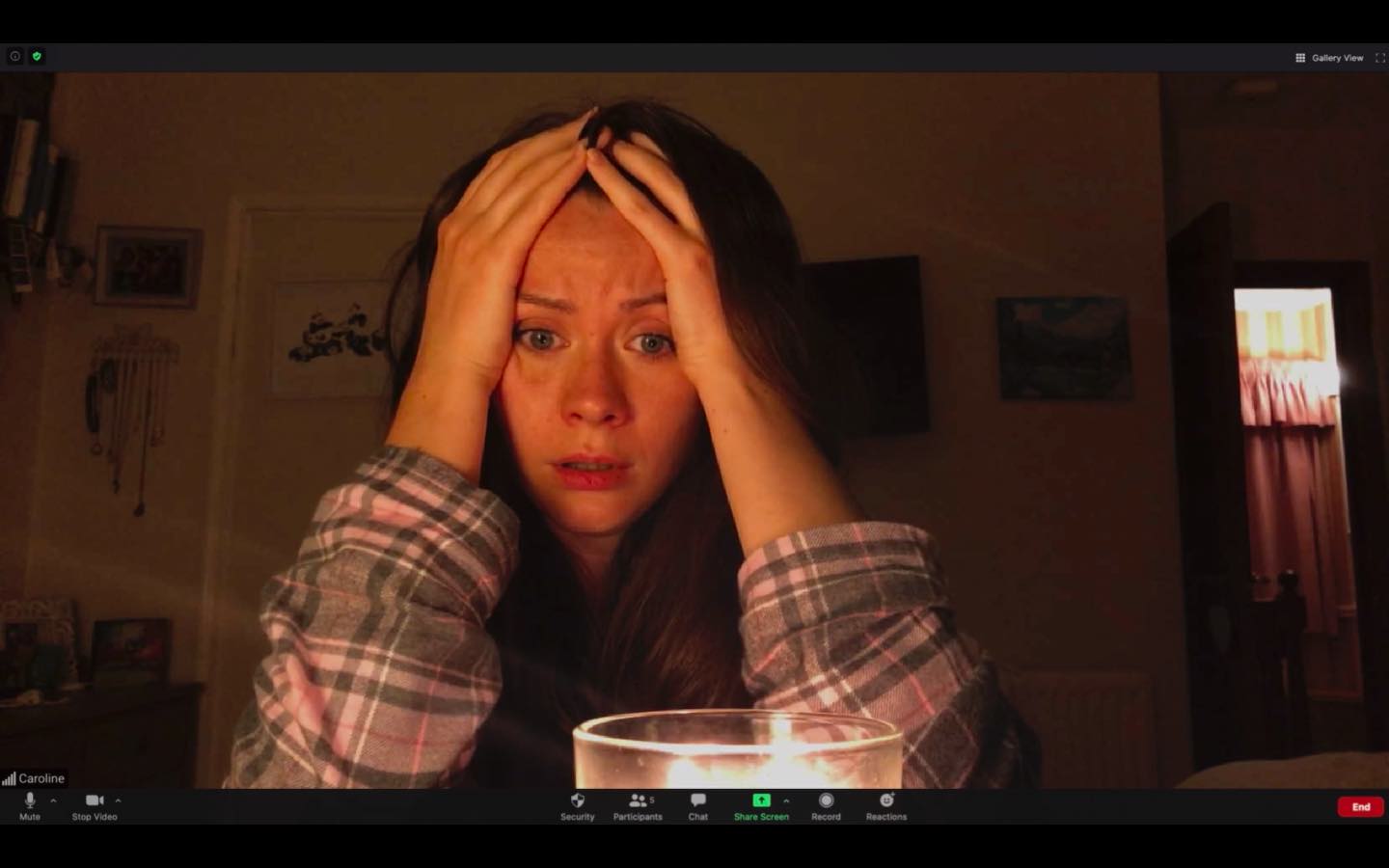 《鬼弒訊》被網友譽為「2020最恐怖的電影」運用視訊軟體拍攝而成！