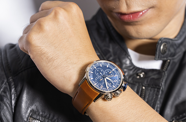 EDOX 攜手 BMW M MOTORSPORT 打造專屬賽車時計腕錶，展現王者鋒芒