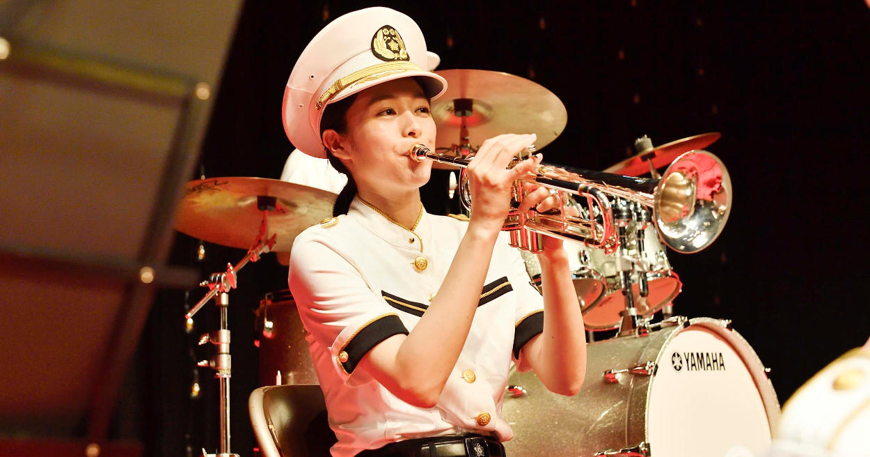 《調職令是警察樂隊》阿部寬被「女兒」稱可愛，父女練團室搖滾演出！ 