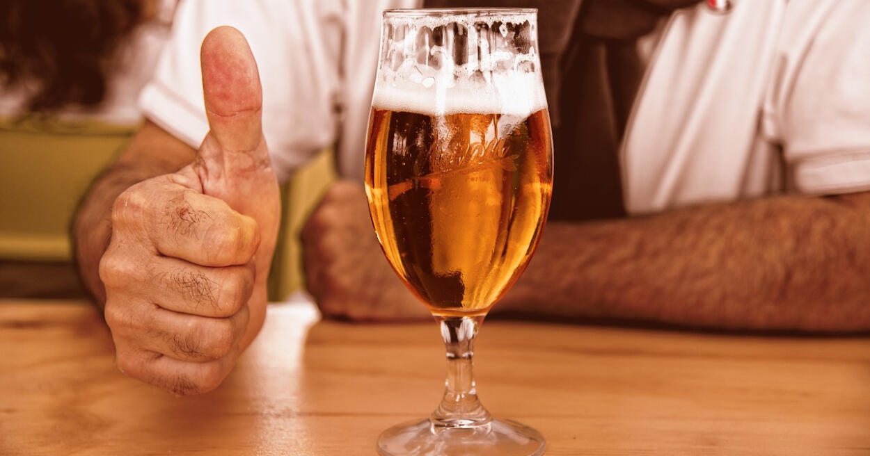 運動後不一定要喝運動飲料！美國營養學博士表示「無酒精啤酒」超健康