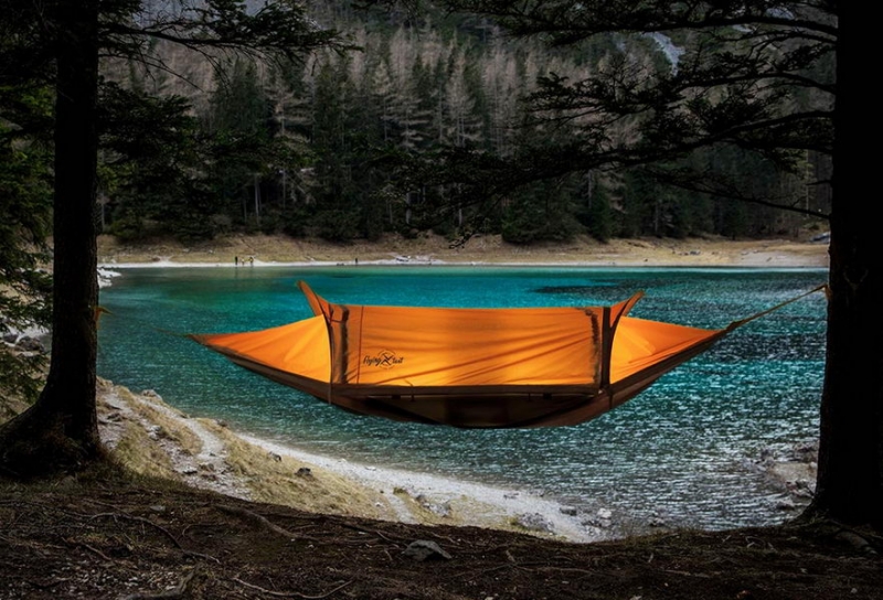 多功能飛行露營帳篷「Flying Tent」，滿足你睡在空中的願望！