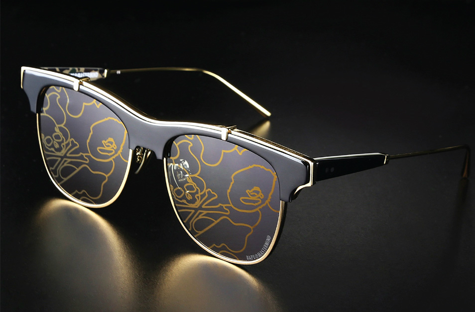 由雙LOGO交織鏡面，BAPE x mastermind JAPAN 聯名推出金色鑲邊迷彩墨鏡！