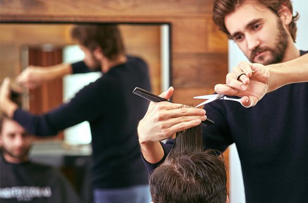 剪頭髮剪不到自己想要的型？跟髮型師溝通的四種方式報你知，龜毛×隨性都搞定