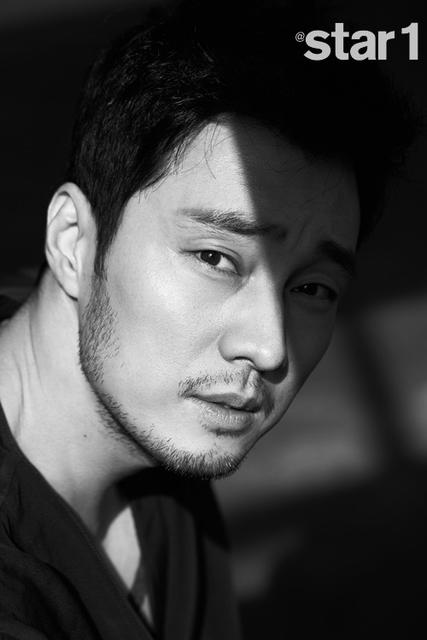 蘇志燮拍攝畫報時留著淡淡的絡腮鬍