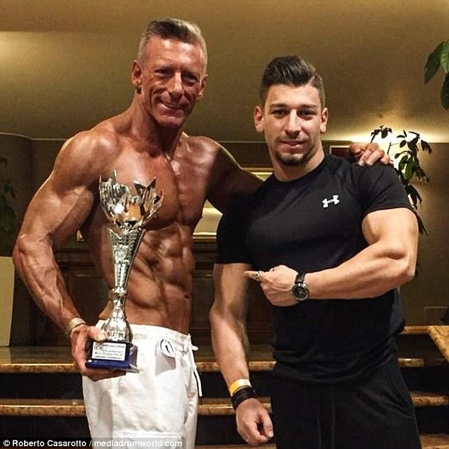 健身心態最重要!義大利51歲肥肚老爸,訓練1年成健體冠軍,帶你看他的4秘訣!