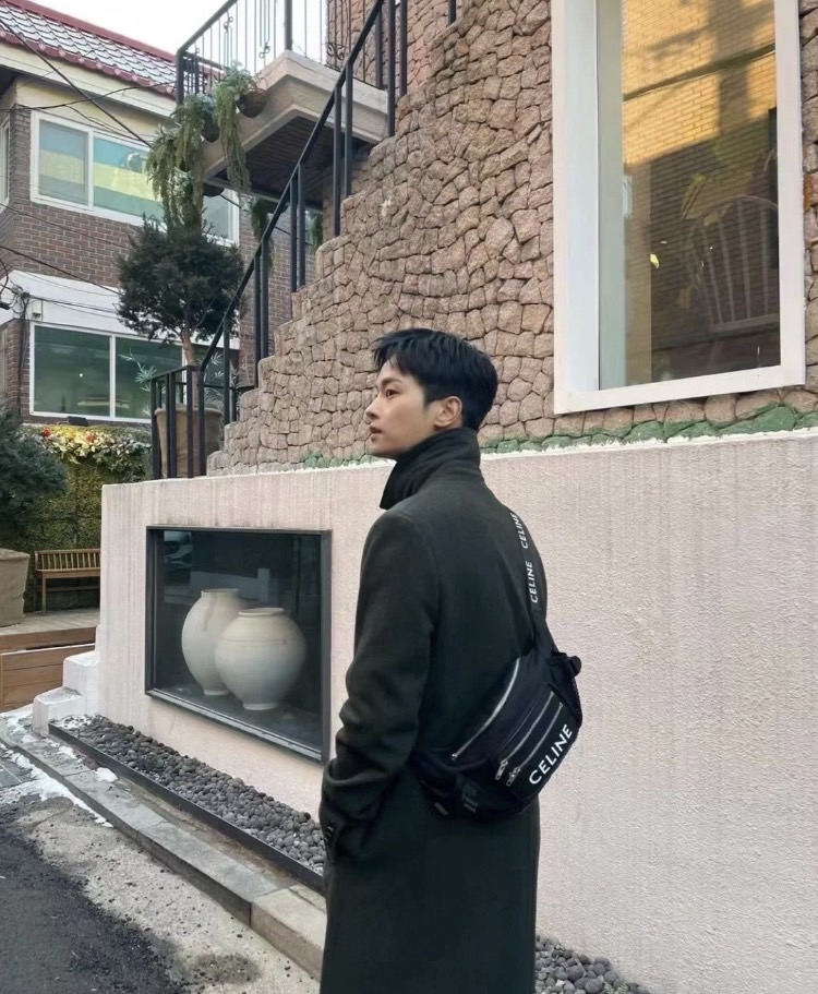 梅雨、雨天怎麼穿？6招「雨天穿搭」秘訣：學生、上班族通勤都適合！