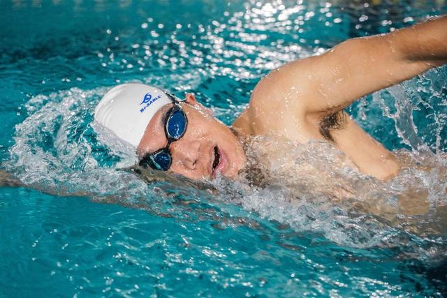 日常就要注意！預防「肩膀受傷」的正確姿勢，肩膀有力才練得壯！