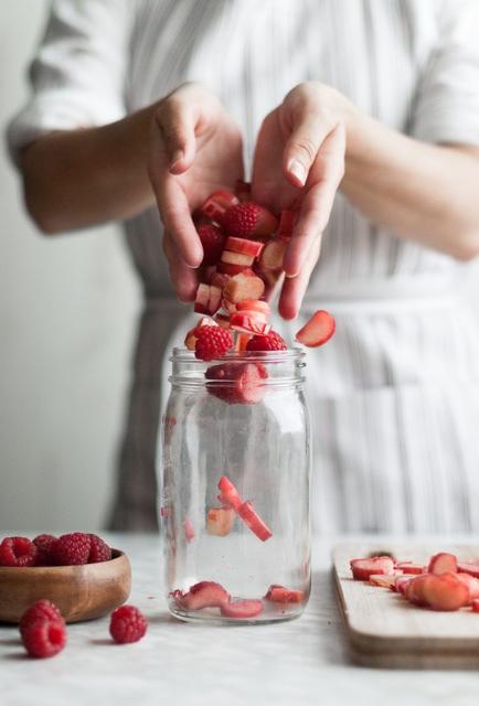 年紀不是重點,「看起來年輕」才是關鍵!8種cp值爆高的「養顏」食物大推薦
