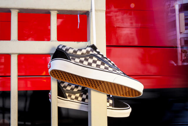 vans authentic checkerboard blur